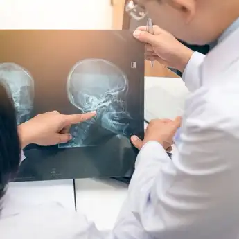 5 Gejala Kanker Kepala Leher: Salah Satunya Timbul Benjolan di Leher