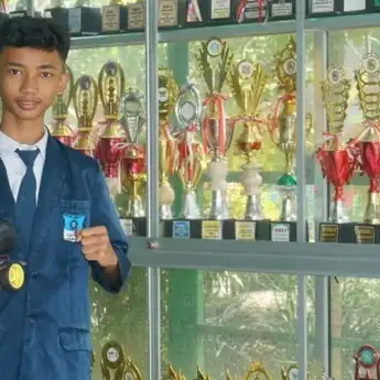 Bermodal Ponsel Bekas, Siswa SMP di Karanganyar Ciptakan Perangkat Pelacak Motor