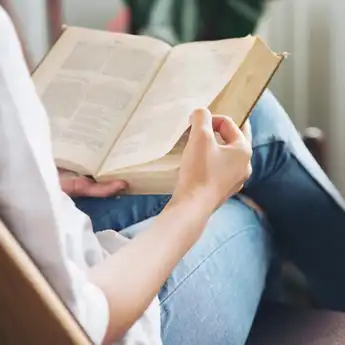 15 Contoh Paper Kuliah yang Sesuai Struktur dan Beragam Tema