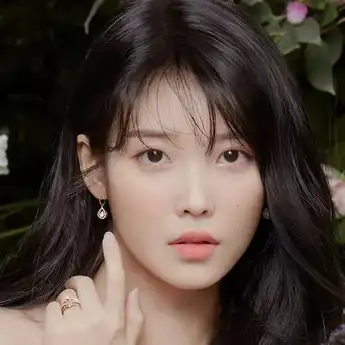 Biodata IU alias Lee Ji-eun, Apakah IU Adalah Ratu dari Korea?