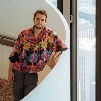 Lirik Lagu Clarity – Zedd feat. Foxes, Lengkap dengan Terjemahannya