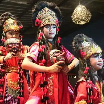 20+ Properti Tari Topeng yang Wajib Ada Untuk Pementasan Seni