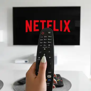 Mengenal Perbedaan Smart TV dan Android TV, Serupa Tapi Tidak Sama!