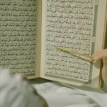 7 Arti Mimpi Membaca Alquran, Jadi Pertanda Kamu akan Mendapatkan Perlindungan?