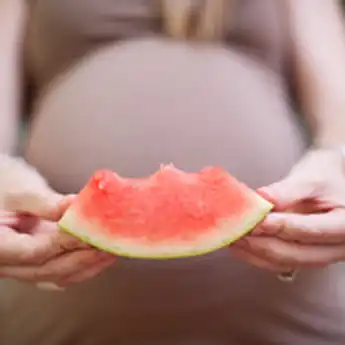 7 Manfaat Semangka untuk Ibu Hamil, Bisa Mengurangi Preeklamsia