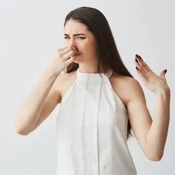 8 Penyebab Keputihan Bau, Normal atau Justru Jadi Tanda Penyakit?