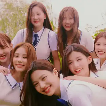 Lirik Lagu '♡TiCON (러브티콘)' atau LOVETICON - CSR dan Terjemahannya