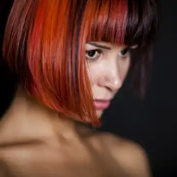 15 Ide Warna Rambut yang Bagus untuk Rambut Pendek, Bikin Wajah Terlihat Fresh 