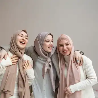 Tutorial Hijab Pashmina Plisket yang Simple Tapi Menarik dan Stylist