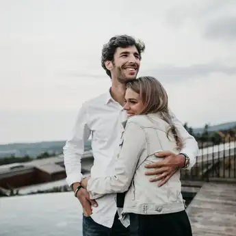 125 Kata-Kata Bucin Bikin Baper, Cocok Dikirim ke Pasangan!