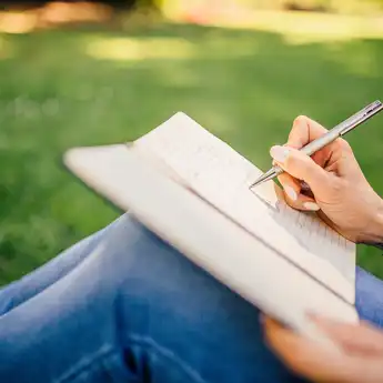 Contoh Resensi Buku Bahasa Indonesia, Bisa Jadi Referensi Belajar