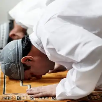 70 Pantun Hari Jumat yang Penuh Makna hingga Lucu, Cocok Dibagikan ke Medsos