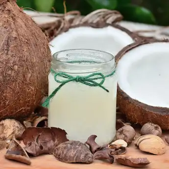 12 Manfaat Minyak Kelapa Untuk Rambut dan Cara Menggunakannya
