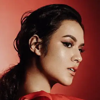 Lirik Lagu 'Jangan Cepat Berlalu' - Raisa, Ku Ingin Kita Tetap Begini