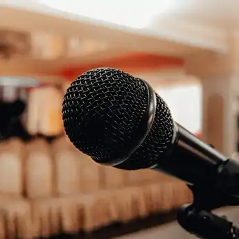 7 Contoh Pidato Perpisahan Kelas 9 Paling Berkesan, Terbaru!