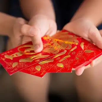 4 Shio Bagi-bagi Angpau Paling Banyak Saat Imlek 2023, Rezekinya Bagus Banget!