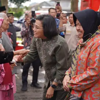 Menkeu Sri Mulyani Terus Mendukung Program Terobosan dari Mensos Tri Rismaharini