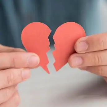 3 Penyebab Utama Kamu Di-Ghosting, Ahli: Hubungannya Instan Sih!
