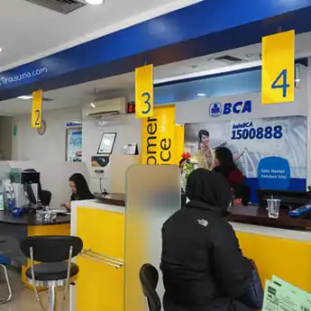 Cara Pinjam Uang di Bank BCA Melalui Kantor Cabang dan M Banking BCA