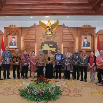 Terima Dubes RI Untuk Jepang, Gubernur Khofifah Bahas KEK