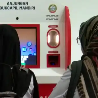 Warga Merasa Terbantu Cetak KK dan Akta Lahir, Lewat Mesin ADM