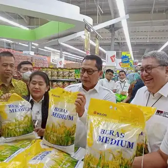 Bulog Bersama dengan Hypermart Perluas Jangkauan Operasi Pasar