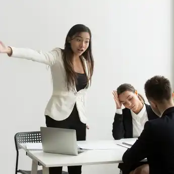 3 Contoh Konflik Antar Kelas Sosial Lengkap dengan Pengertiannya