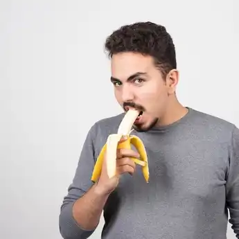 Arti Mimpi Makan Pisang yang Tak Banyak Diketahui Orang Awam