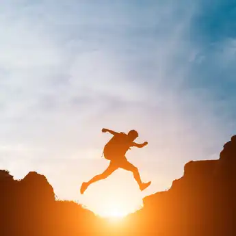3 Zodiak Paling Berani dan Gak Takut Ambil Risiko, Mending Gagal Daripada Diem Aja!