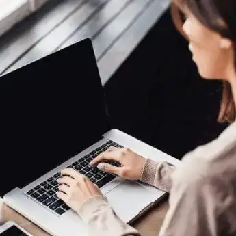 3 Shio yang Bisa Kaya dari Kerja Remote, Nggak Cocok Jadi Pebisnis