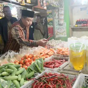 Jelang Ramadhan, Sejumlah Harga Bahan Pokok di Pasar Limbangan Garut Naik