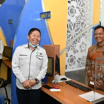 Presiden Jokowi Sidak KPP Surakarta dan Ingatkan Lapor SPT Tahunan hingga 31 Maret 2023 