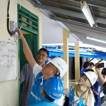 Jelang Ramadan, PLN Group Cek Instalasi Listrik Masjid