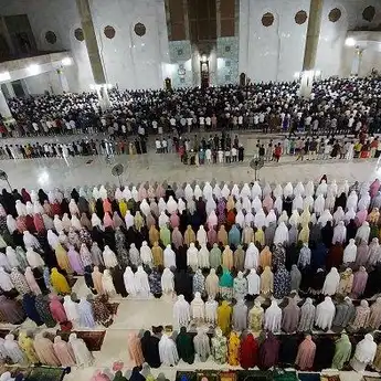 Pahala Sholat Tarawih Hari Kedua: Diampuni Dosanya dan Dosa Kedua Orang Tua