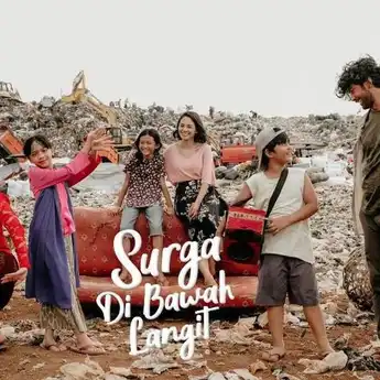 Sinopsis Film 'Surga di Bawah Langit' yang Diperankan Reza Rahadian dan Acha Septriasa