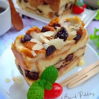 Menu Berbuka Puasa yang Manis: Inilah Resep Pudding Roti Tawar