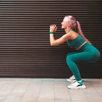 Berikut Ini 9 Manfaat Squat Jump yang Baik untuk Kesehatan dan Masa Tuamu!