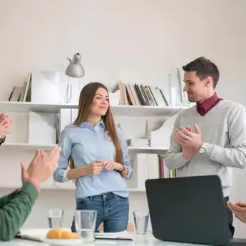 Introducing Oneself and Others, Lengkap dengan Pengertian dan Contoh Dialog