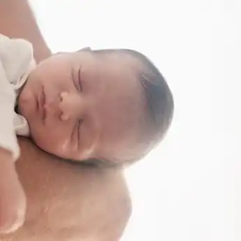 Perkembangan Bayi 1 Bulan yang Perlu Ibu Ketahui            