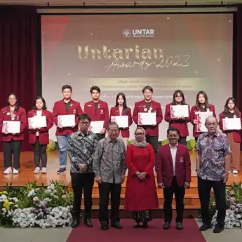 Peringati Hardiknas 2023, Untar Beri Penghargaan bagi 149 Mahasiswa Berprestasi   