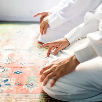 Urutan Sholat dan Bacaannya yang Benar Sesuai dengan Ajaran Islam