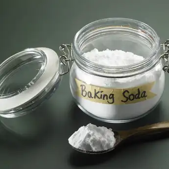 Nyesel Baru Tahu, Berikut Manfaat Lain Baking Soda Untuk Membersihkan Toilet