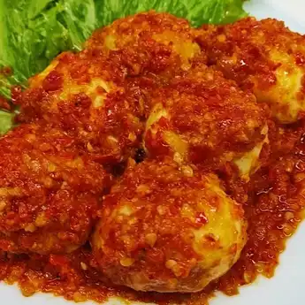Resep Membuat Kreasi Masakan Telor Bulet Bumbu Habang, Pedas Manis