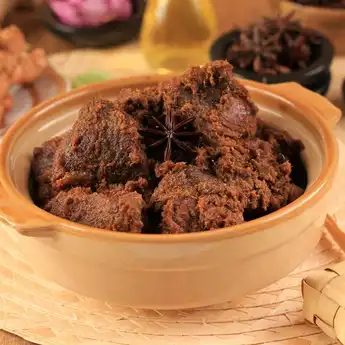 15 Makanan Khas Sumatera Barat, Terkenal Lezat dan Menggoyang Lidah!