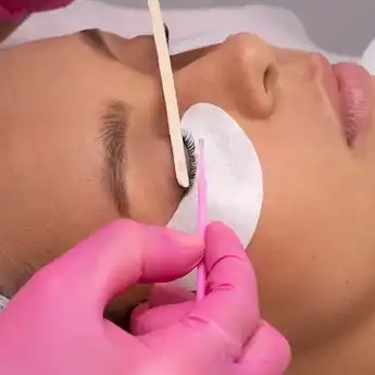 16 Cara Melepas Eyelash Extension yang Mudah Tanpa Rasa Sakit