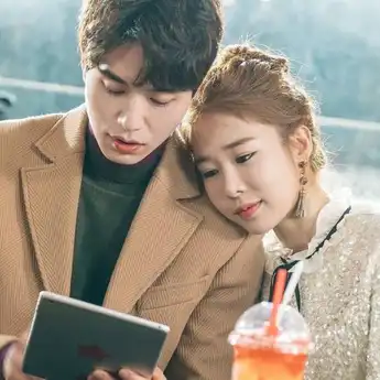 50 Pantun Romantis Buat Pacar yang Lucu Tapi Bikin Klepek-klepek