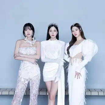 Lirik Lagu 'Do not touch' – MISAMO TWICE, dengan Terjemahannya