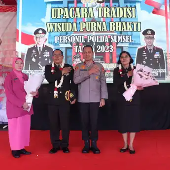 Upacara Tradisi Wisuda Pelepasan Purna Bhakti Personel Polri dan PNS Polda Sumsel