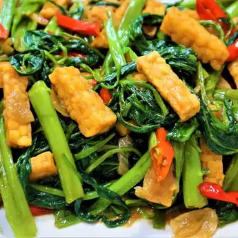 Resep Tumis Oseng Kangkung Tempe yang Lezat dan Menggugah Selera