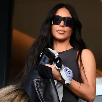 Jualan Pakaian Dalam, Kim Kardhasian Jadi Orang Terkaya Berharta Rp 25 Triliun!